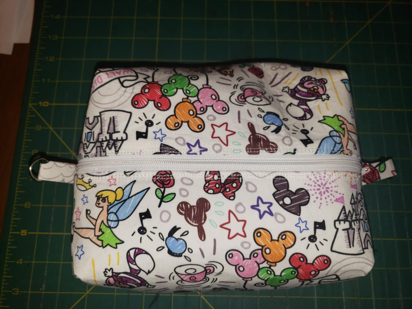 R001 Sketchy White Main ~ Small Scale
